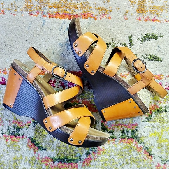 Dansko Shoes - DANSKO Frida Sandals